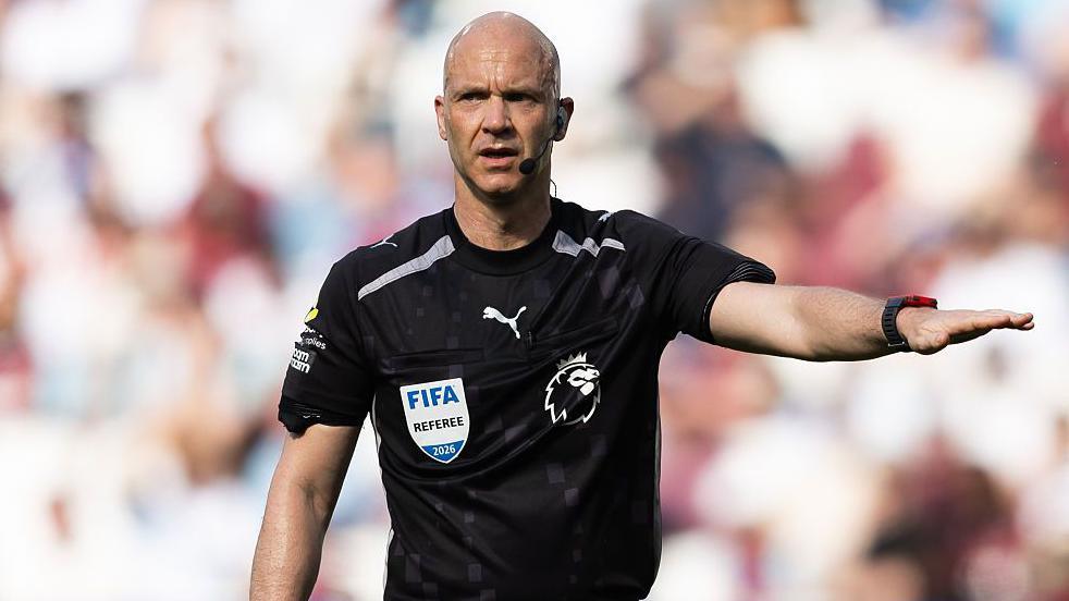 Anthony Taylor officiating a league game between West Ham United and Leeds United at the London Stadium in the 2025/2026 Premier League season.