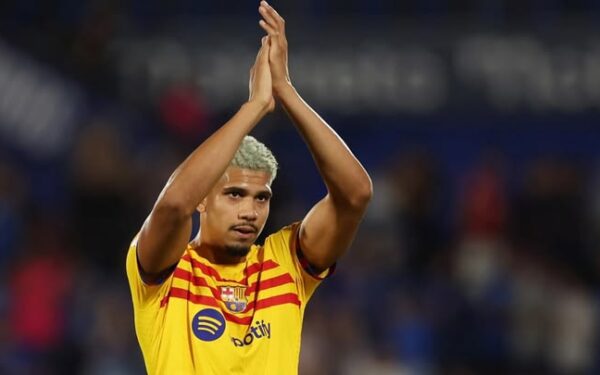 Araujo Signs for Liverpool