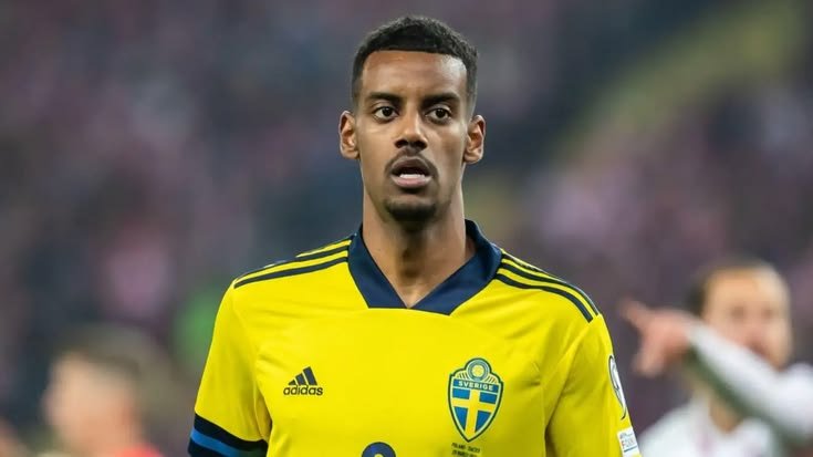 Alexender Isak Sustains Injury During International Duty, Returns to Liverpool