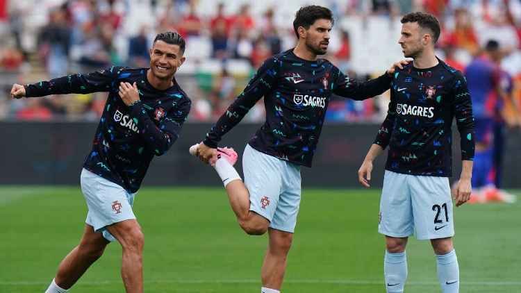 Cristiano Ronaldo, Ruben Neves and Diego Jota training together on international duty with Portugal